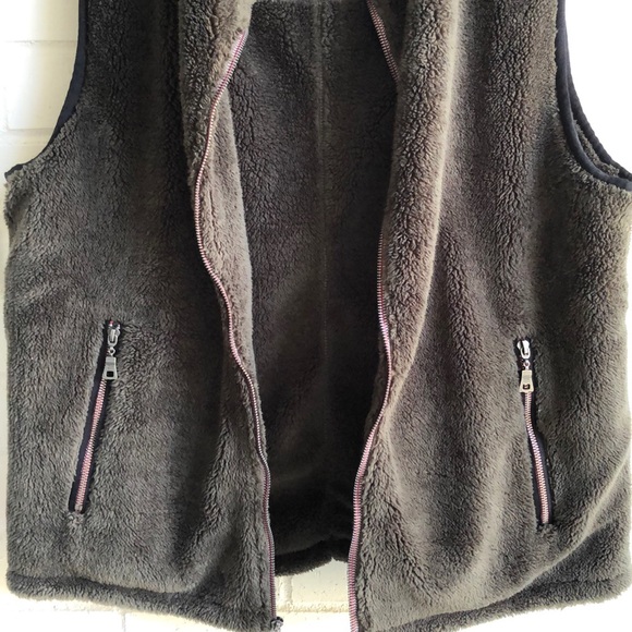 True Grit Pebble Pile Double Up Vest - Picture 4 of 6